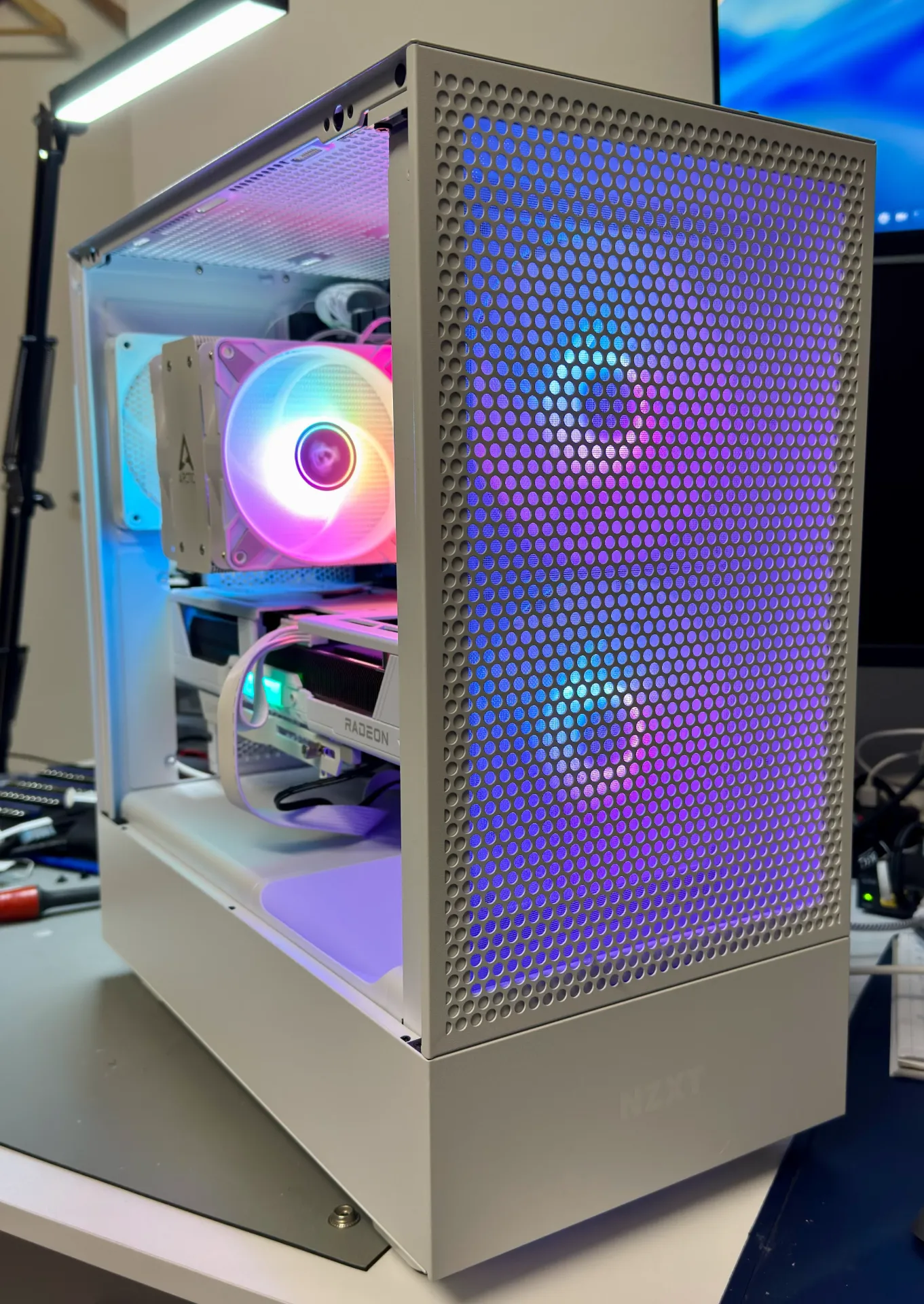 [9504485427419] Gaming-PC Ryzen 5 7500 F | RX 9070 XT | 32GB DDR5 | 2TB NVMe